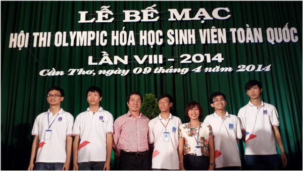 Đội tuyển Olympic Hóa học trường Đại học Dầu khí Việt Nam đứng top 5 tại bảng B với 2 giải nhì