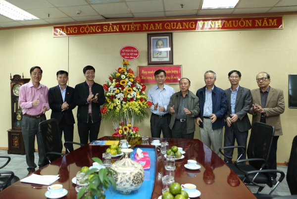 Lãnh đạo Tập đoàn Dầu khí Việt Nam chúc mừng Báo Năng lượng Mới kỷ niệm Ngày ra số đầu tiên