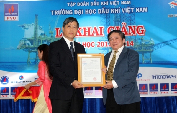 Trường ĐH Dầu khí Việt Nam khai giảng năm học 2013-2014