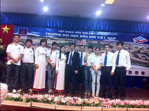 TS Hoang Hung 2011 10 01