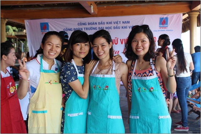 Các chị em đội Khoa Khoa học Cơ bản