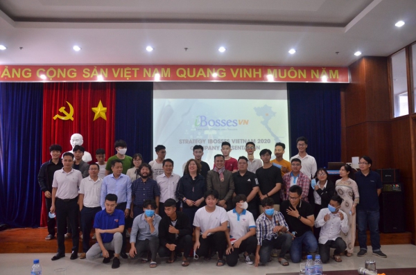PVU tổ chức Hội thảo Đào tạo gói học bổng “chuyển đổi số” cho sinh viên