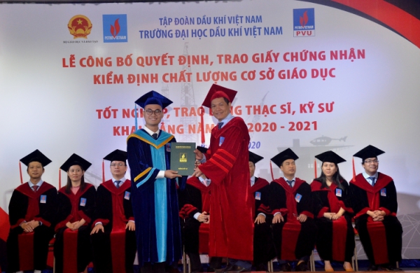 Đại học Dầu khí Việt Nam khai giảng năm học mới 2020-2021 và trao bằng thạc sỹ, kỹ sư