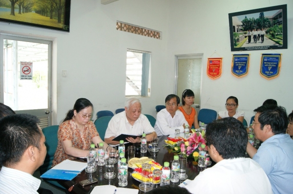 Giáo sư Nguyễn Văn Hiệu thăm Trường Đại học Dầu khí Việt Nam tại Bà Rịa