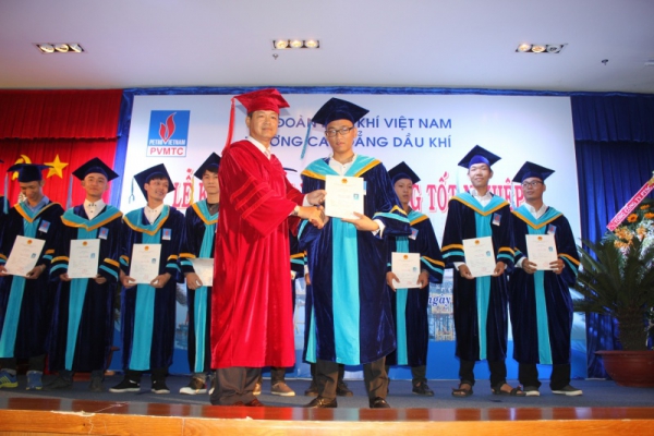 PVMTC khai giảng và trao bằng tốt nghiệp hệ Trung cấp và Cao đẳng năm 2017