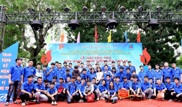 Sôi động và ý nghĩa với Lễ hội Văn hóa học sinh - sinh viên lần thứ IX