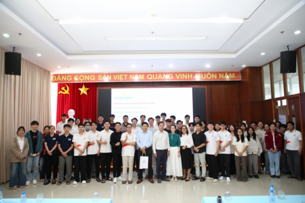 Chuy&ecirc;n gia Zarubezhneft EP Vietnam chia sẻ c&ocirc;ng nghệ khai th&aacute;c dầu kh&iacute; cho sinh vi&ecirc;n PVU