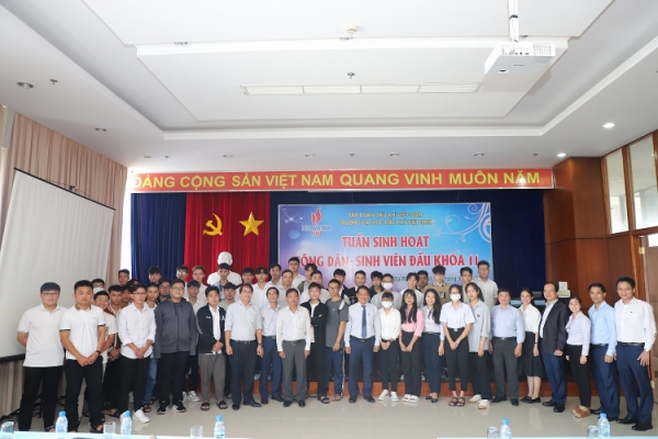 PVU khai mạc tuần sinh hoạt công dân đầu khóa chào đón tân sinh viên