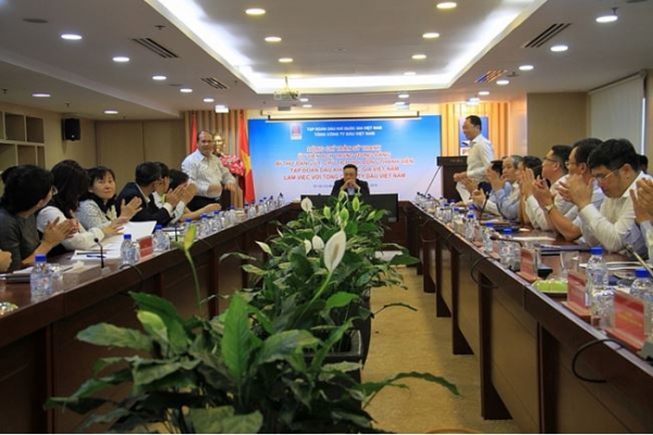 Lãnh đạo Tập đoàn Dầu khí Việt Nam làm việc với PVOil và PTSC