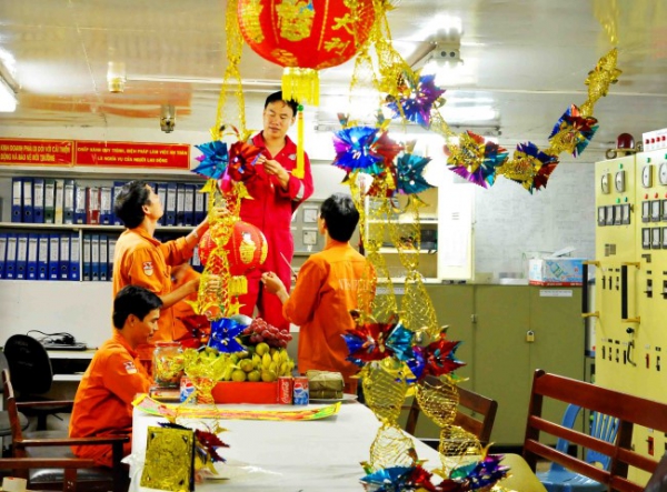 Xuân sớm trên những giàn khoan dầu khí