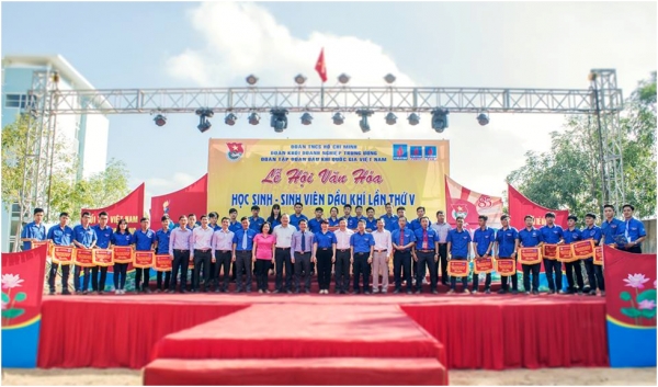 Tưng bừng các hoạt động trong Lễ hội văn hóa Học sinh-Sinh viên Dầu khí lần thứ 5, năm 2016