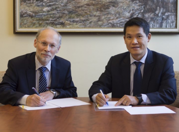 Memorandum of understanding between PetroVietnam University and Memorial University