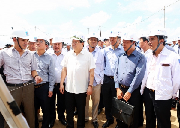 Phó Thủ tướng Trịnh Đình Dũng kiểm tra tiến độ Dự án Long Phú 1 và Sông Hậu 1