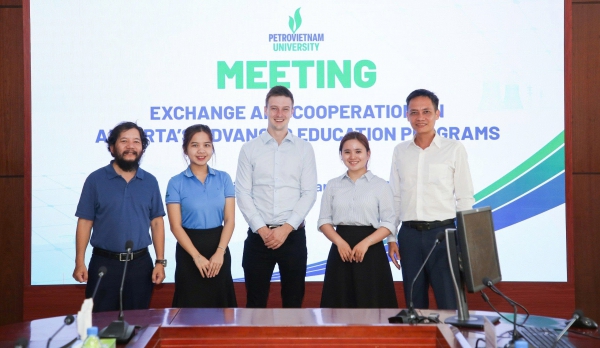 PVU l&agrave;m việc với đối t&aacute;c Canada: Thảo luận triển vọng hợp t&aacute;c về đ&agrave;o tạo v&agrave; nghi&ecirc;n cứu khoa học