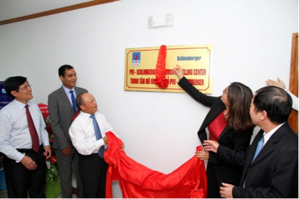 PVU nhận tài trợ và khánh thành Trung tâm Mô hình hóa mỏ