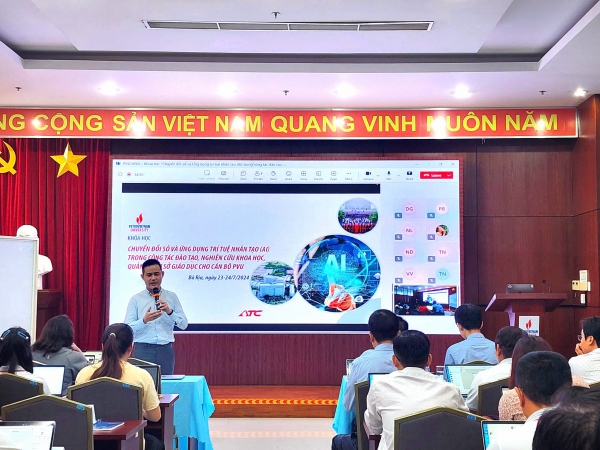 Khóa học &quot; Chuyển đổi số và ứng dụng trí tuệ nhân tạo (AI) trong công tác đào tạo, nghiên cứu khoa học và quản trị cơ sở giáo dục&quot;